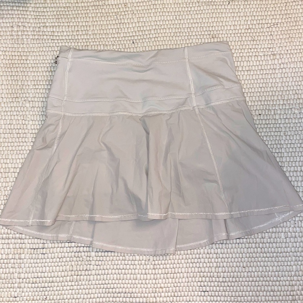 White lululemon skirt size 4